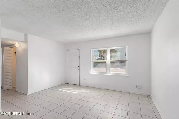 Jacksonville Beach, FL 32250,902 2ND ST S