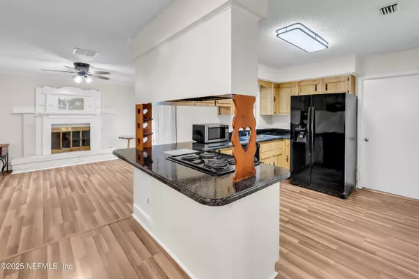 Jacksonville, FL 32221,8717 PINON DR