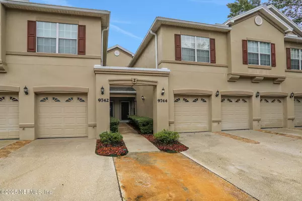 Jacksonville, FL 32257,9744 SUMMER GROVE WAY #116
