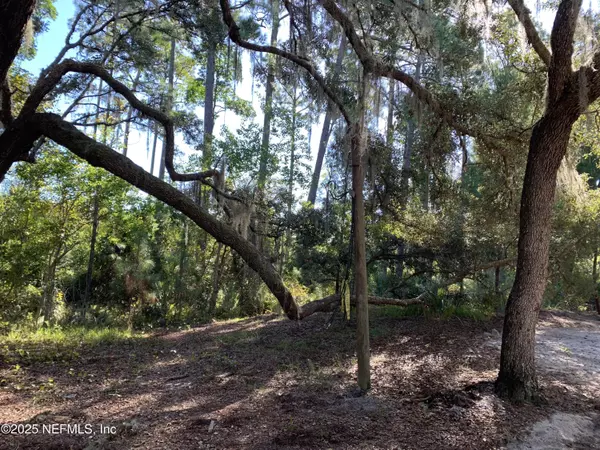 Interlachen, FL 32148,102 EDEN AVE