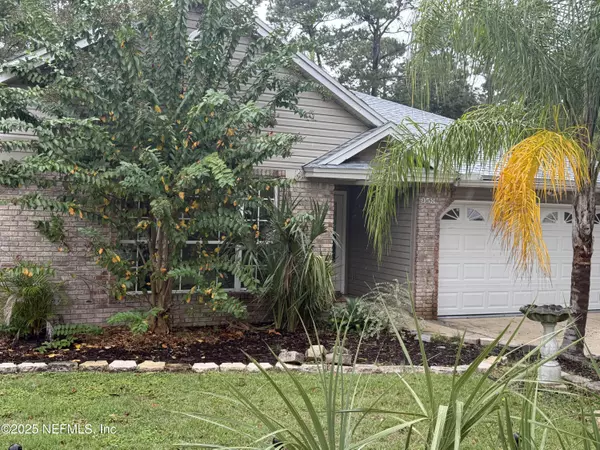 Jacksonville, FL 32225,958 LONG LAKE DR