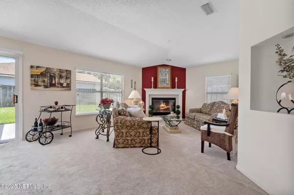 Jacksonville, FL 32225,10018 GOVERN LN