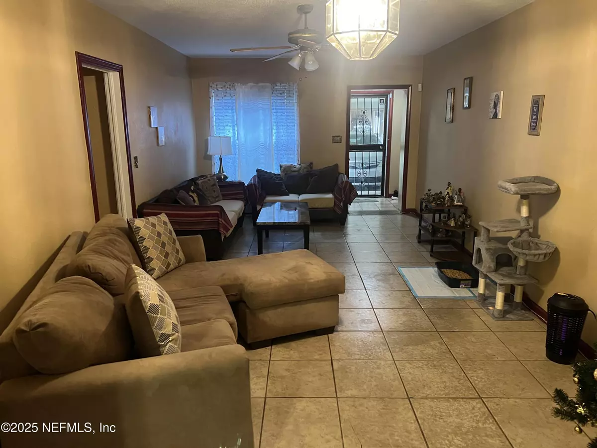 Jacksonville, FL 32208,1017 ASHTON ST