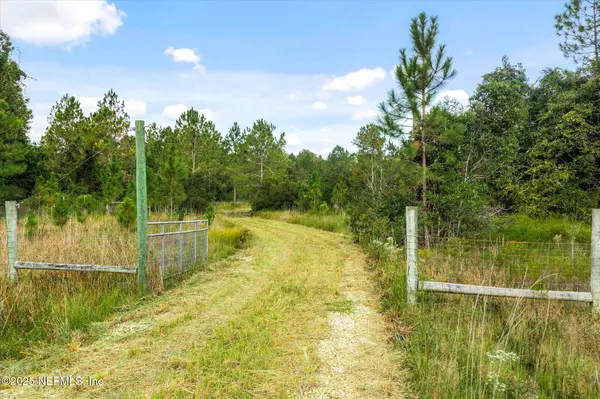 Palatka, FL 32043,220 EAGLE CREEK RD