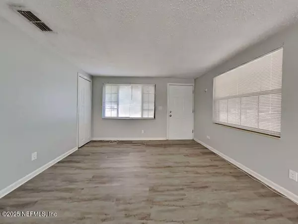 Jacksonville, FL 32244,6037 GEORGE WOOD LN E