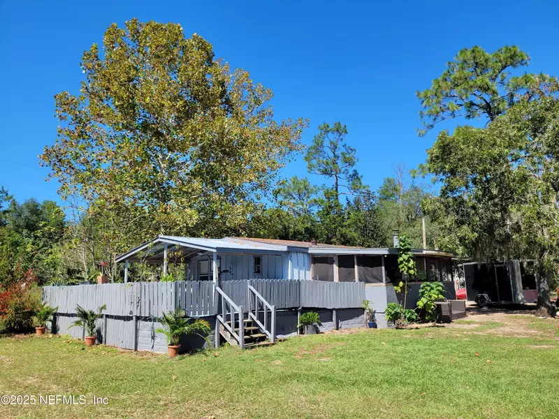 126 OAK TRL, Interlachen, FL 32148