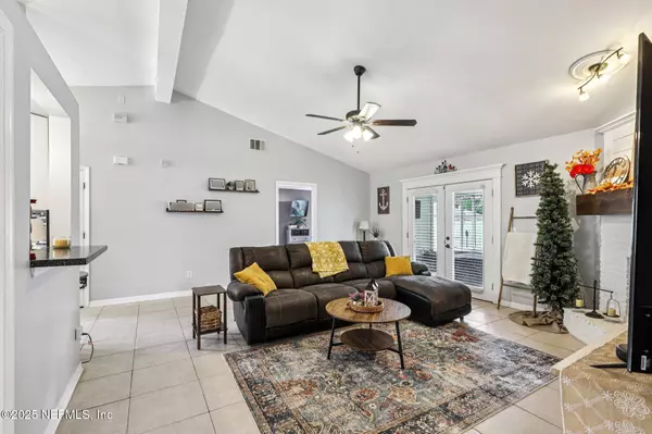 Jacksonville, FL 32244,8053 QUEENSFERRY LN