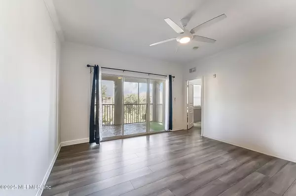 Jacksonville, FL 32216,8290 GATE Pkwy W #516