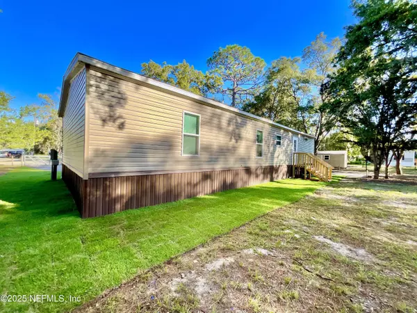 Interlachen, FL 32148,111 JAMES AVE