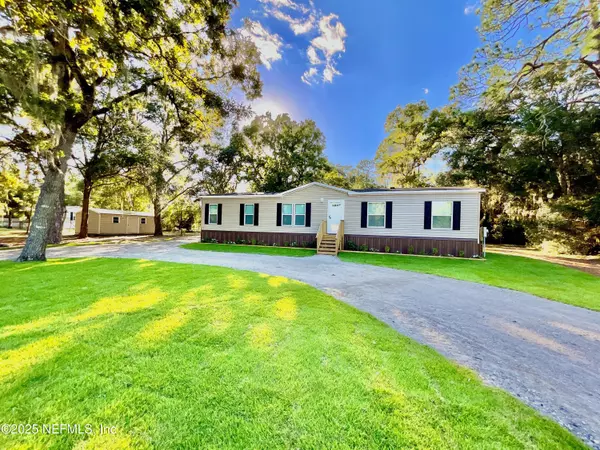 111 JAMES AVE, Interlachen, FL 32148