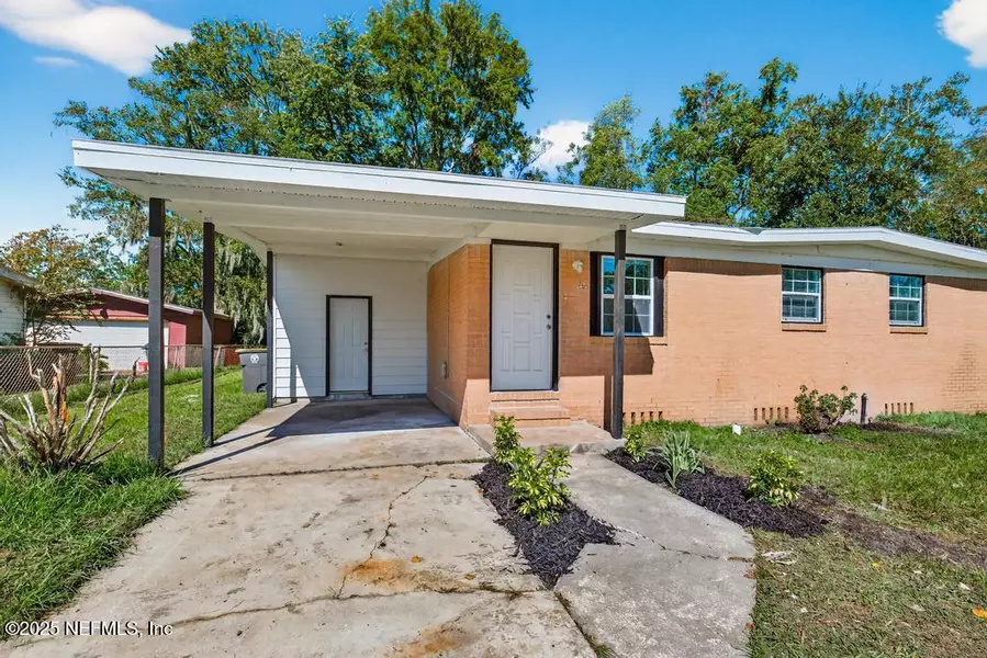 5115 CHIVALRY DR, Jacksonville, FL 32208