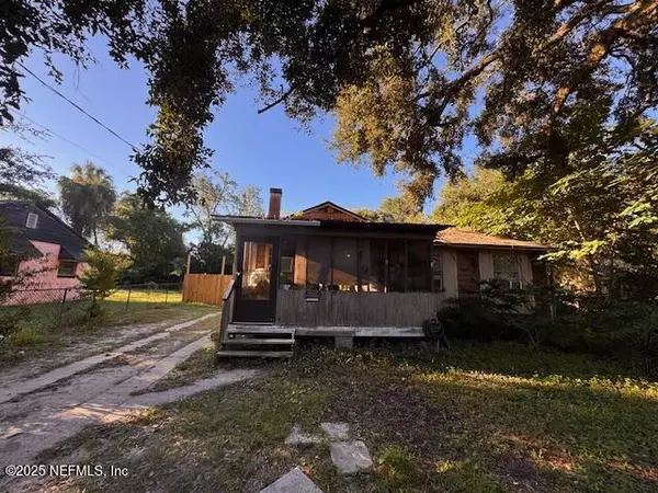 740 LINDA DR N, Jacksonville, FL 32208