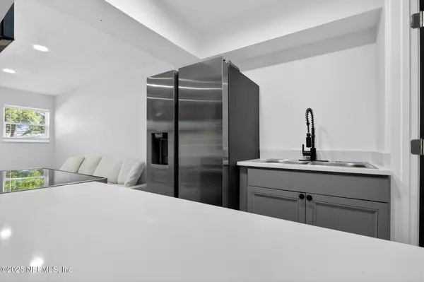 Atlantic Beach, FL 32233,710 CAVALLA RD