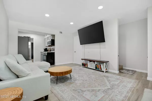 Atlantic Beach, FL 32233,710 CAVALLA RD