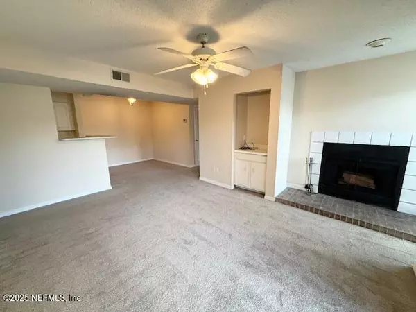 Jacksonville, FL 32256,10200 BELLE RIVE BLVD #69