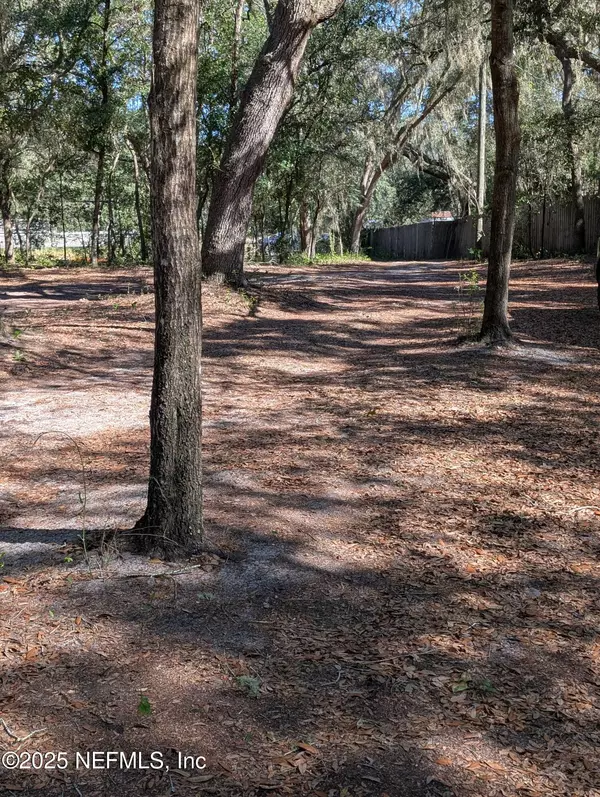 Hawthorne, FL 32640,111 SILVER LAKE DR