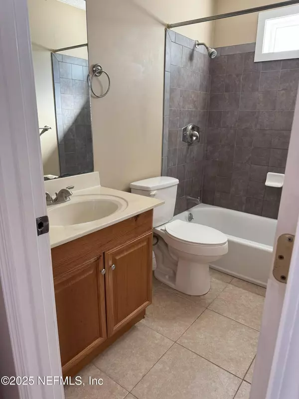 Orange Park, FL 32073,447 NEWPORT DR