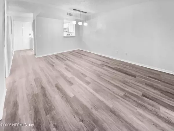 Jacksonville, FL 32206,111 E 1ST ST #10