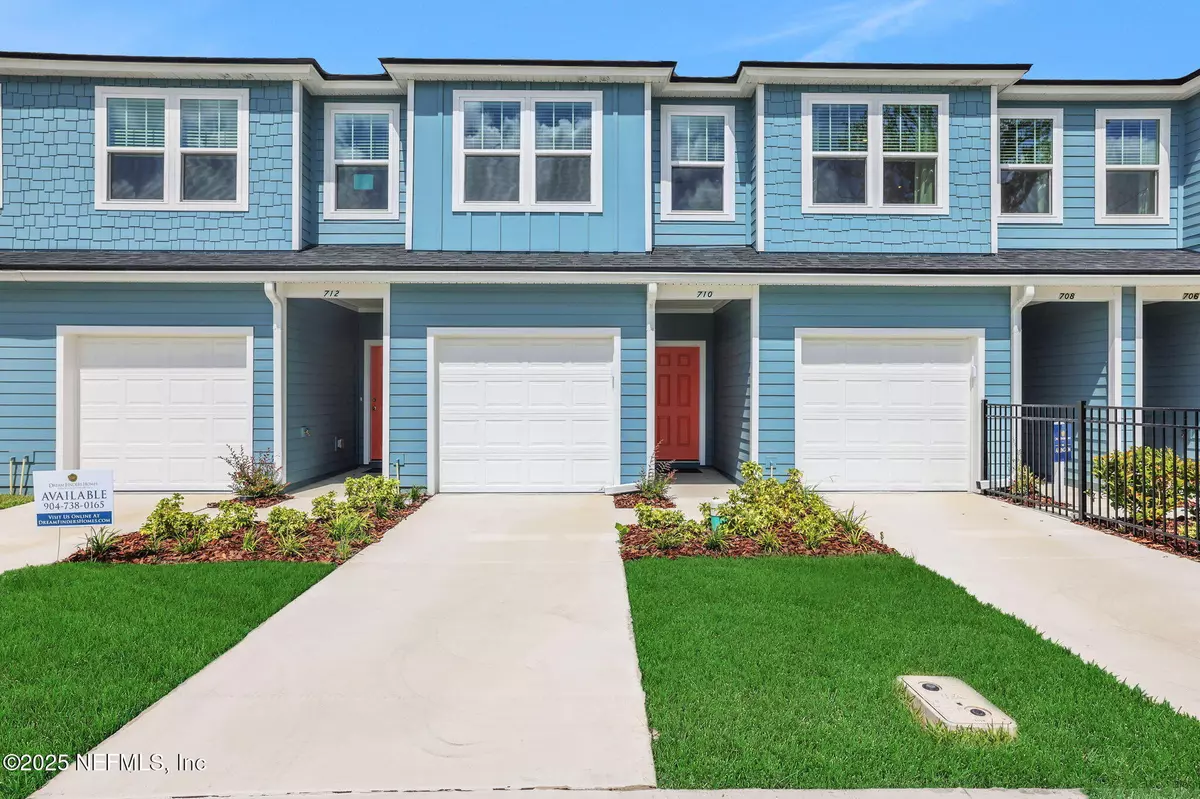 Jacksonville, FL 32221,718 SAILOR GROVE LN