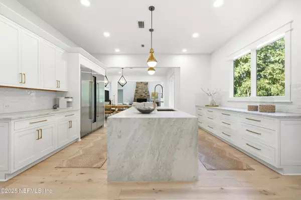 Ponte Vedra Beach, FL 32082,140 N ROSCOE BLVD