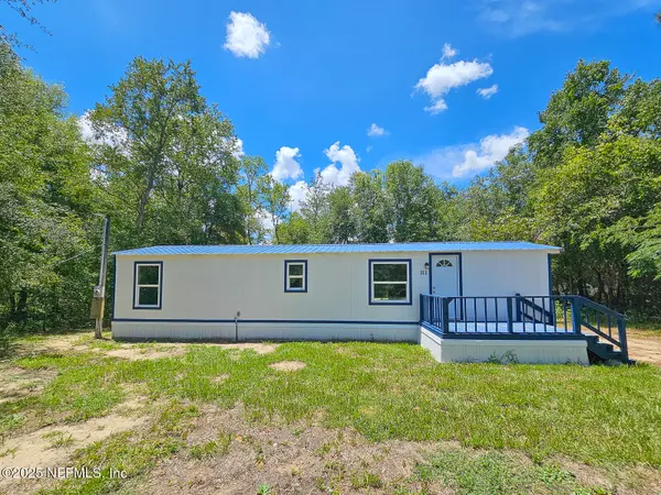 Interlachen, FL 32148,311 6TH WAY