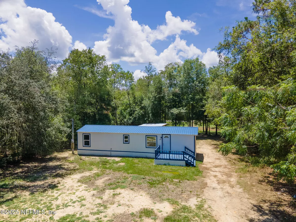 Interlachen, FL 32148,311 6TH WAY