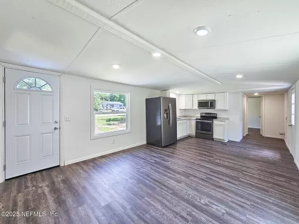 Interlachen, FL 32148,311 6TH WAY