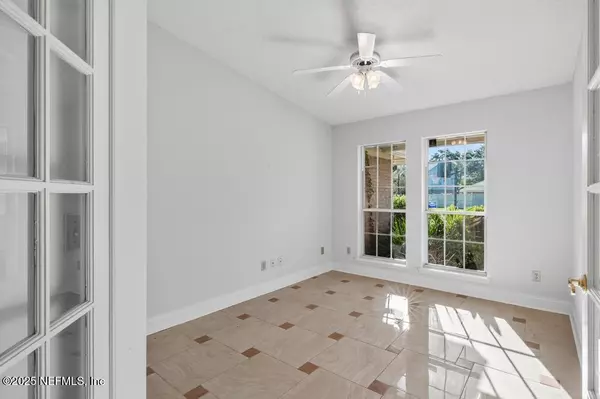 Jacksonville, FL 32257,4851 JAYBIRD CIR N