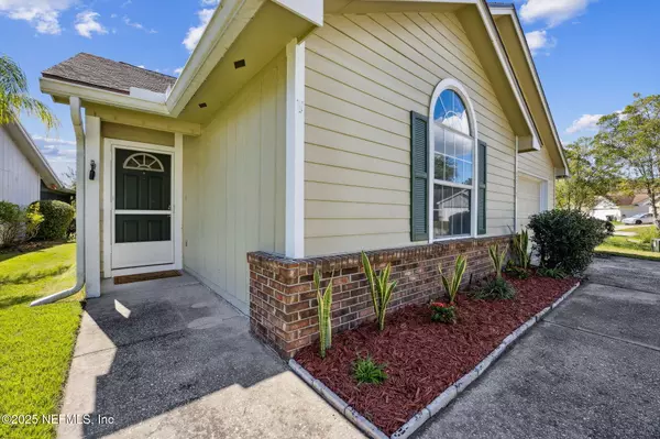 Orange Park, FL 32073,2077 TANAGER DR