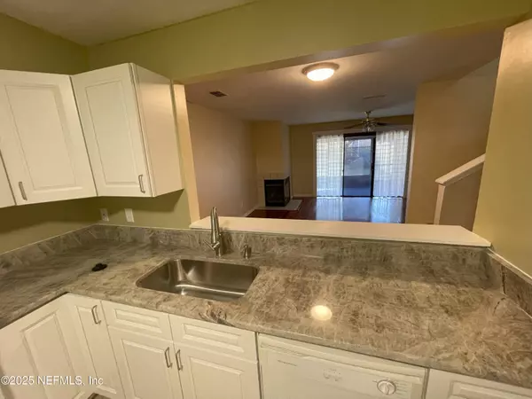 Jacksonville, FL 32225,12044 CANDLEWYCK LN