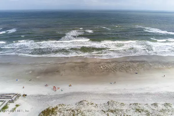 Jacksonville Beach, FL 32250,601 1ST ST #3G