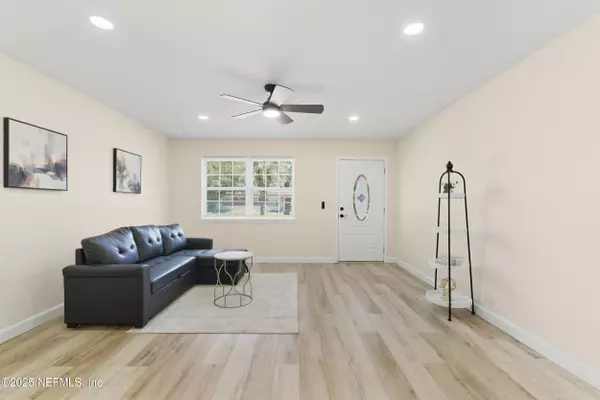 Jacksonville, FL 32277,2944 CORKWOOD RD W