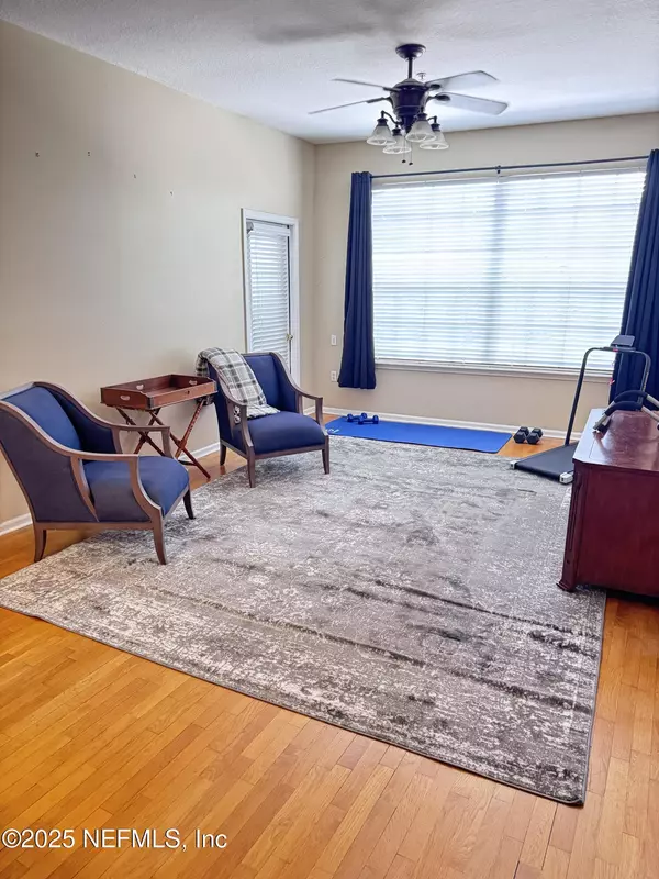 Jacksonville, FL 32256,10550 BAYMEADOWS RD #512