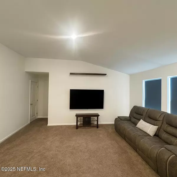 Jacksonville, FL 32222,10988 STAPLETON DR