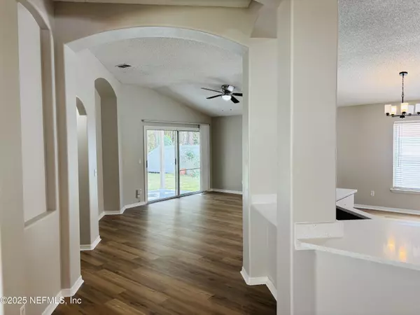 Orange Park, FL 32065,543 LONGMILL LN