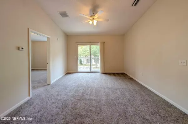 Jacksonville, FL 32244,6076 MAGGIES CIR S #115