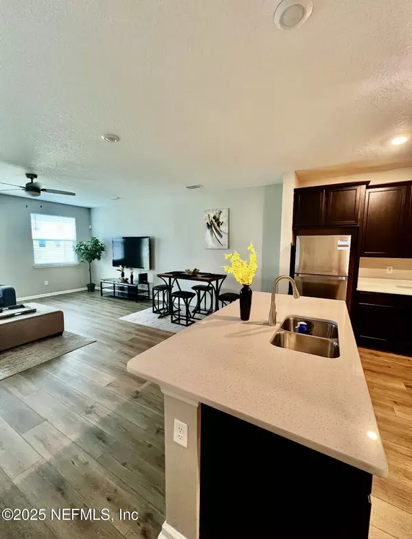 Jacksonville, FL 32222,9810 FIDDLEBACK LN