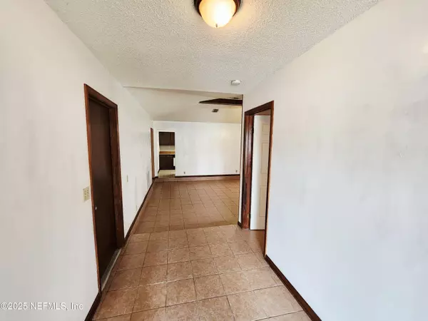 Jacksonville, FL 32244,6019 BLANK DR