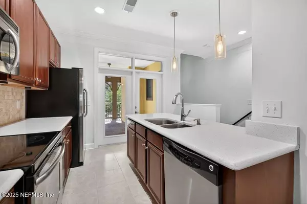 Jacksonville, FL 32246,9823 TAPESTRY PARK CIR #106