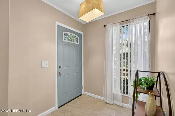 Jacksonville, FL 32217,8147 PLAZA GATE LN