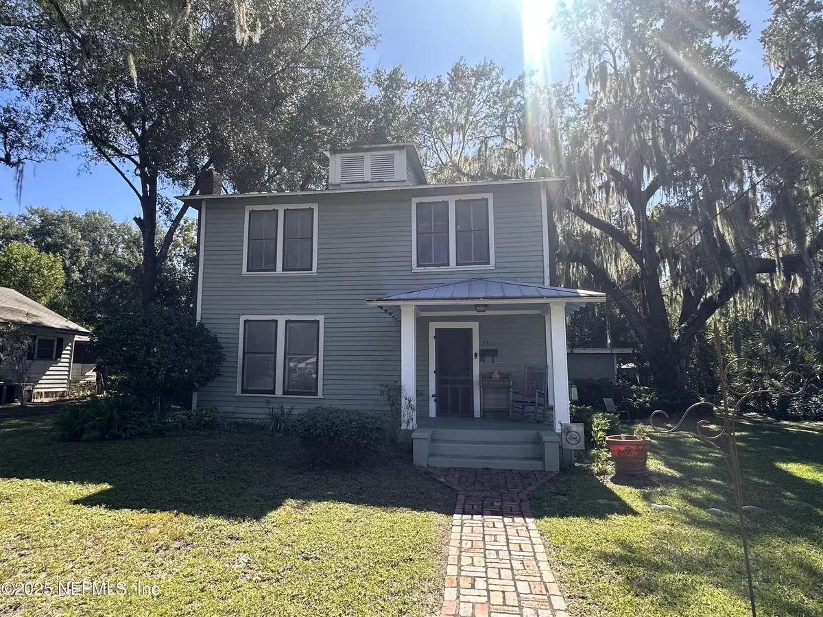 Palatka, FL 32177,2211 ST JOHNS AVE