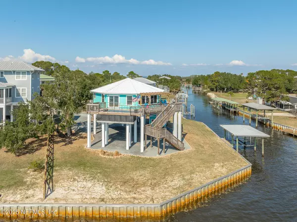 Panacea, FL 32346,47 BLUE CRAB LN