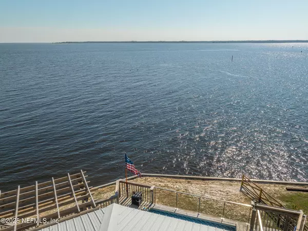 Panacea, FL 32346,47 BLUE CRAB LN