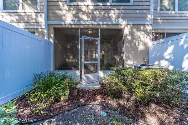 Jacksonville, FL 32258,6561 ARCHING BRANCH CIR