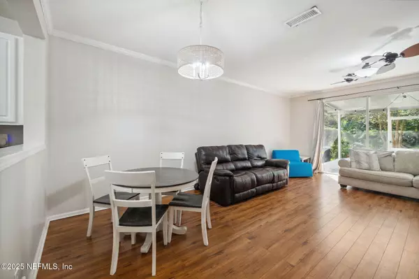 Jacksonville, FL 32256,7990 BAYMEADOWS RD E #2202