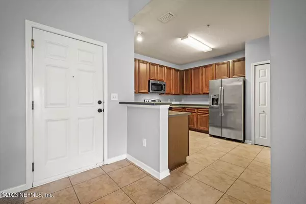 Jacksonville, FL 32256,4917 KEY LIME DR #302