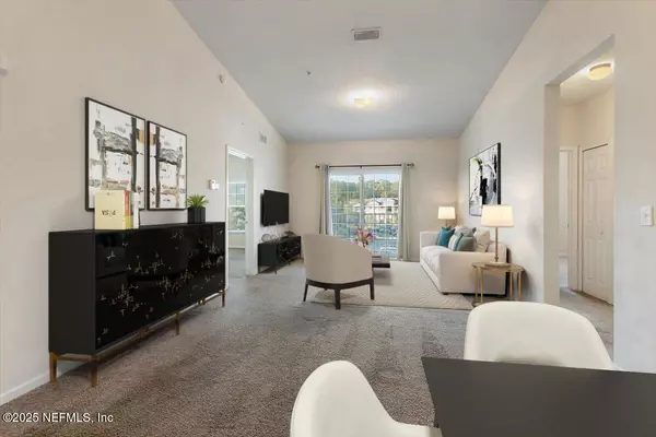 Jacksonville, FL 32256,8201 GREEN PARROT RD #307