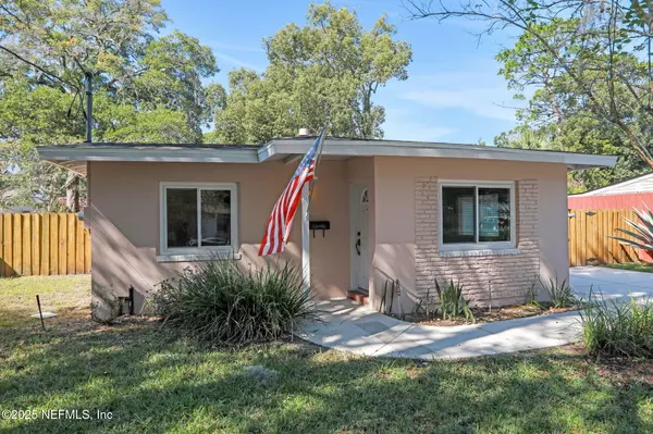 6172 MERCER CIR E, Jacksonville, FL 32217