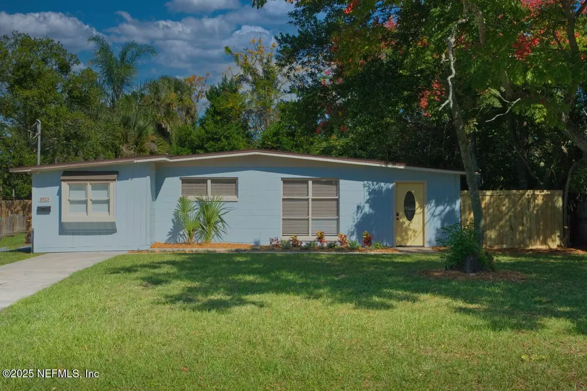 Jacksonville Beach, FL 32250,1823 SABLE PALM LN