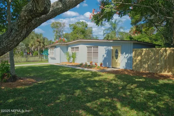 Jacksonville Beach, FL 32250,1823 SABLE PALM LN